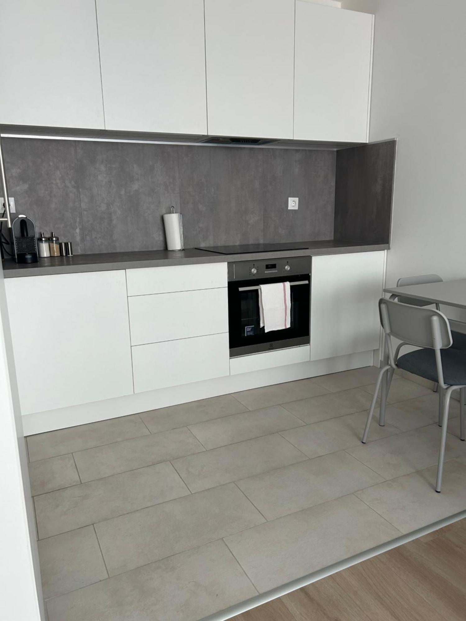 West Budapest-edge Of Downtown-free Parking * Boedapest